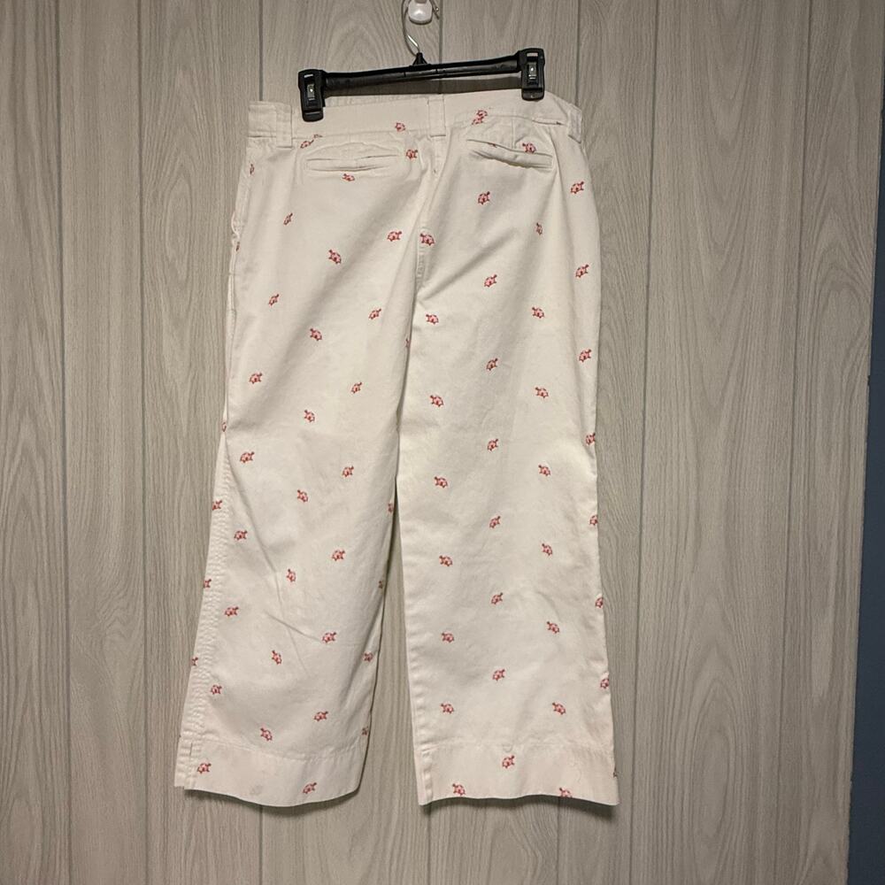 Women’s J Crew Favorite Fit White Crop Pants w embroidered pink turtles. Sz 12 - Picture 2 of 4